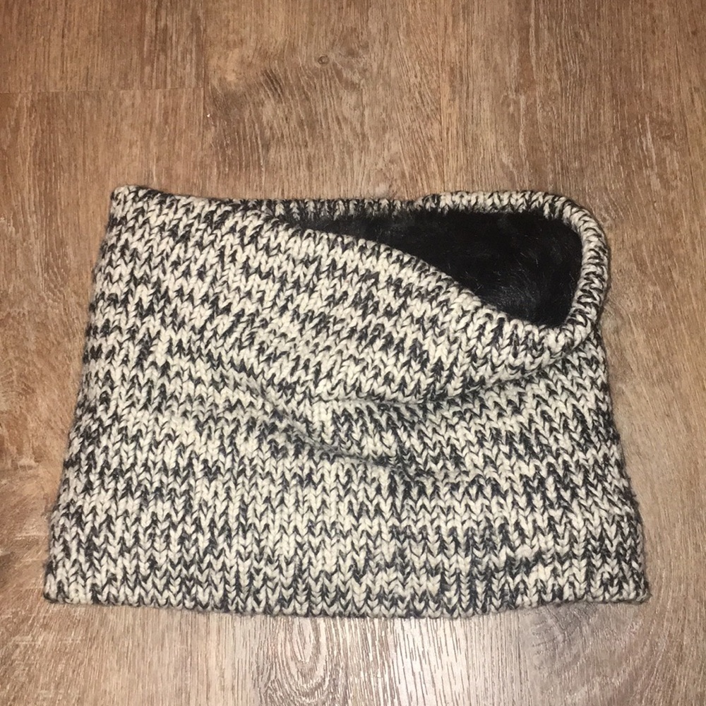Neck scarf